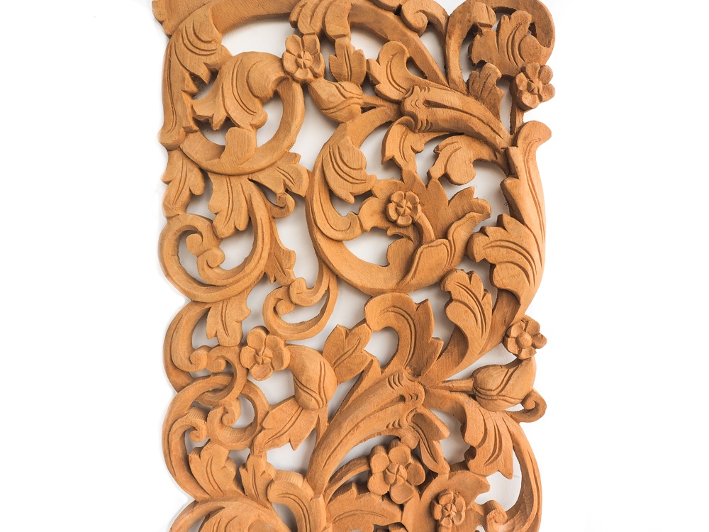 Tropical leafs wood carving