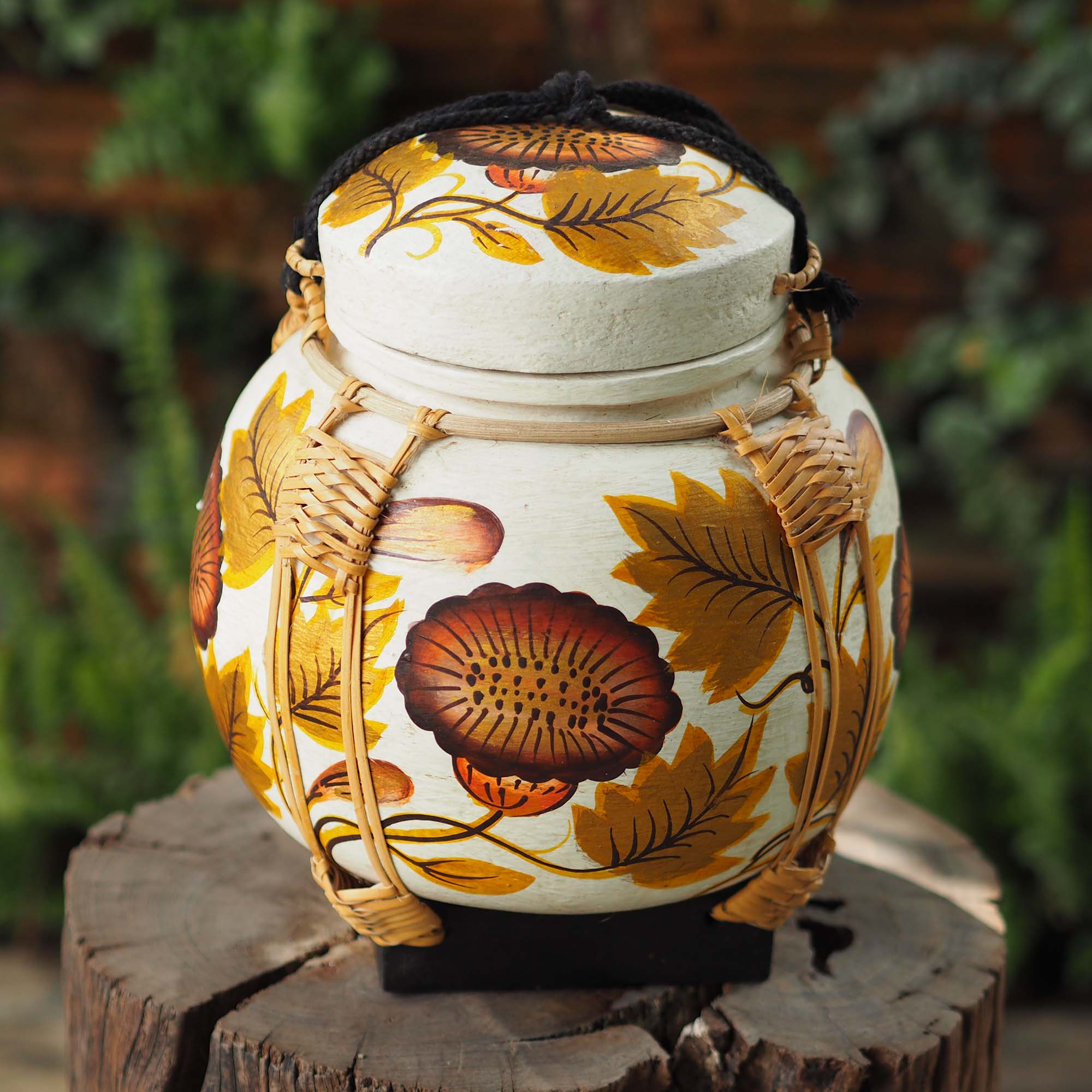 Handmade-Asian-Sticky-Rice-Basket-Traditional-Hand-Painted-box-made-of-Bamboo-from-Thailand