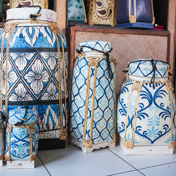 Handmade-White-And-Blue-Thai-Basket-Box.-Decorative-Kitchen-Storage.-Handcrafted-Of-Woven-Bamboo-From-Thailand.-Moroccan-Design 2