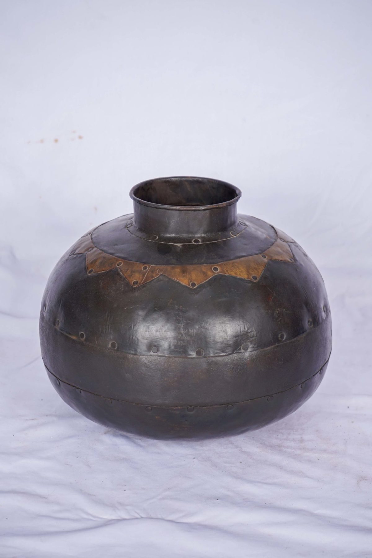 Table Decorative Pot Handmade in Iron