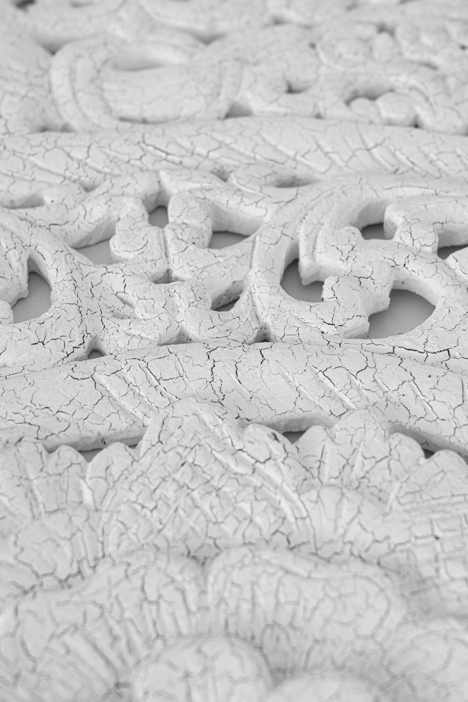 Round-white-crackle-wall-art-decorative-panels-36-inches-2 Round wood carved mandala in antique white finish